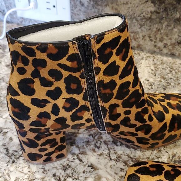 Floriann Bootie Size 9 1/2 M NWT - Picture 13 of 14